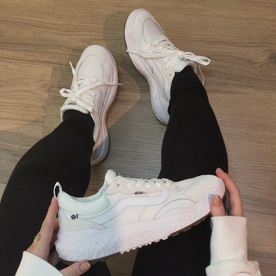06 tenis vans ultrarange neo vr3 true white