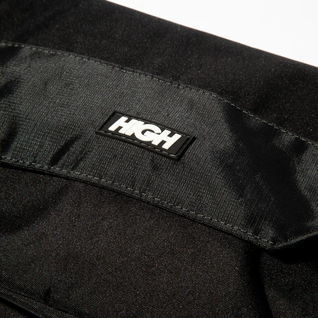 02 bermuda high tactel cargo black